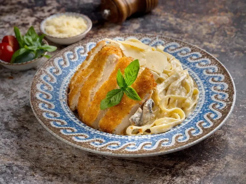 Fettuccine chicken Alfredo